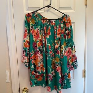 **SOLD** Floral Large Flowy Sleeve Top